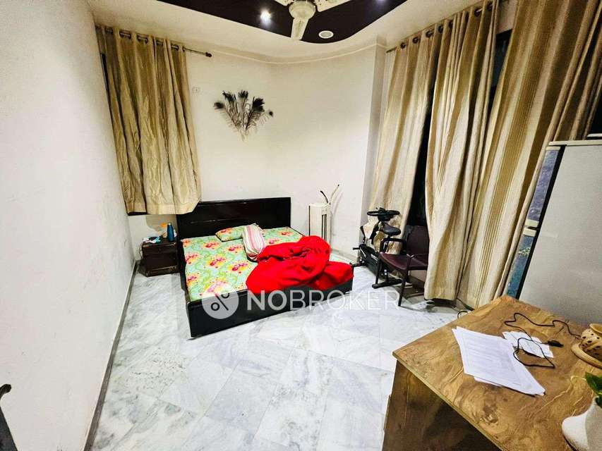 4 BHK Flat In Builder Flor ...