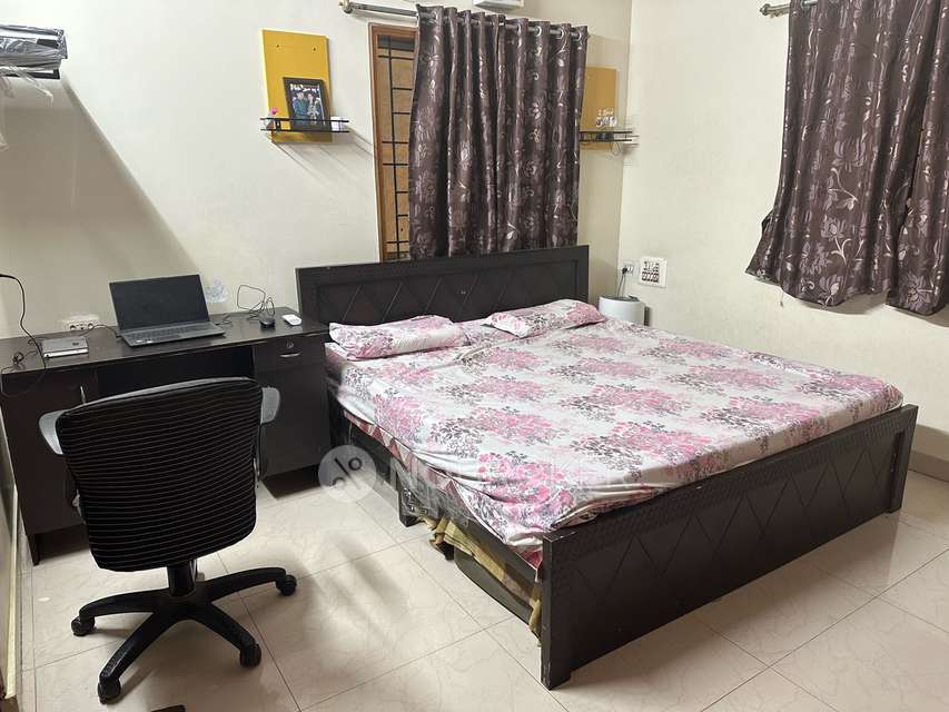 3 BHK Flat In Kristal Brook...