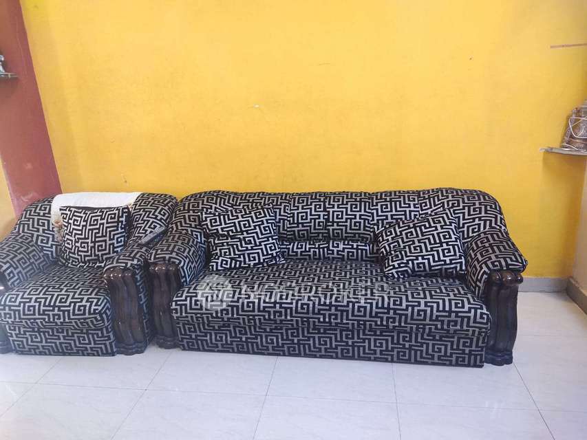 Plot For Sale  In Row House...