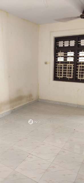1 RK Flat In Ravindra Chava...
