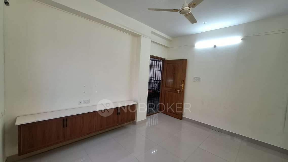 2 BHK Flat In Tnhb 1500 Fla...