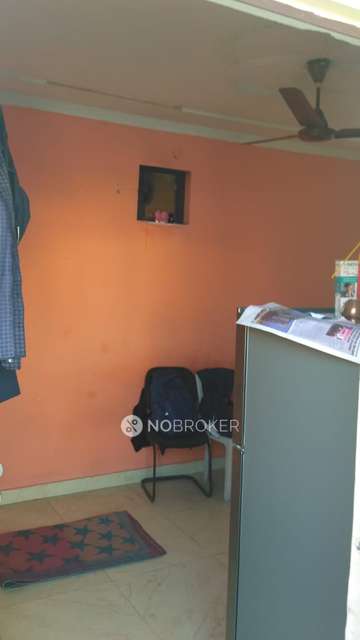 1 RK Flat In 114 A2, 4th Fl...