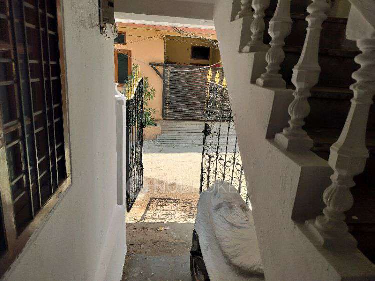 4+ BHK House For Sale  In Y...