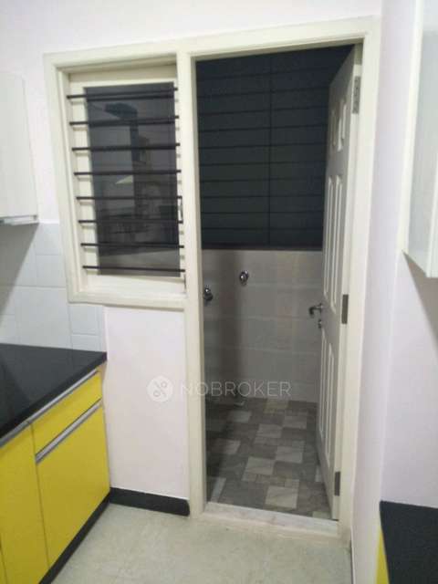 2 BHK Flat for Rent  In Yes...