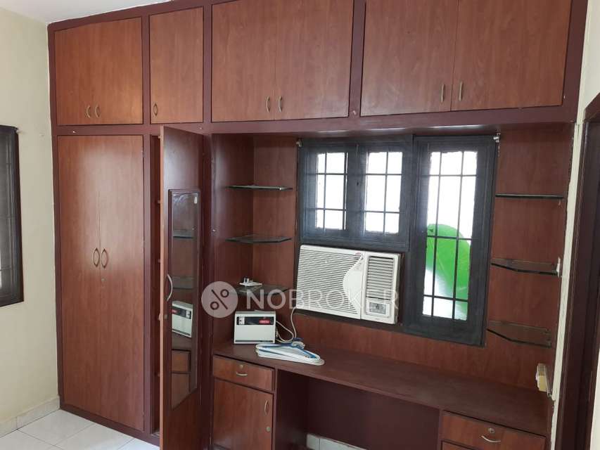 2 BHK Flat In Shanthi Stree...