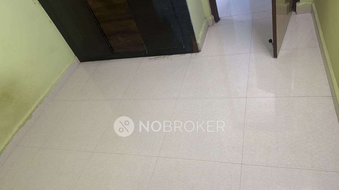 2 BHK Flat In Quadeer Manzi...