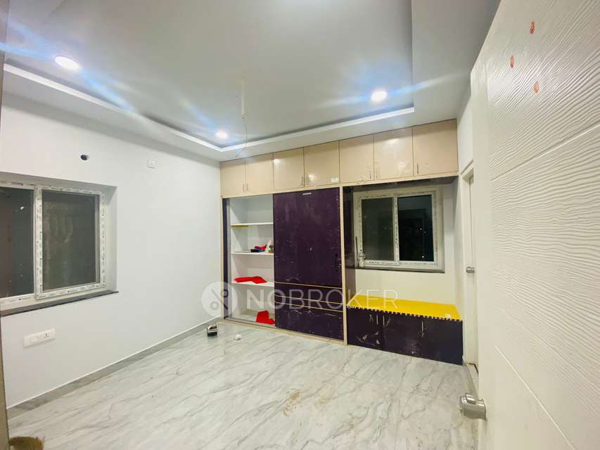 2 BHK Flat In Tellapur Resi...