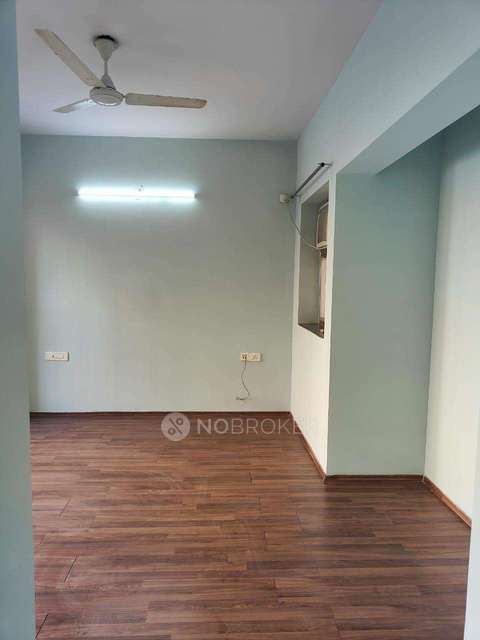 2 BHK Flat In Lodha Splendo...