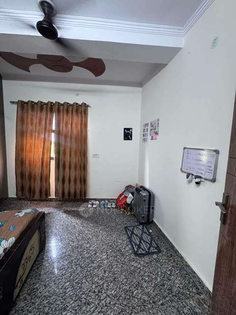 1 BHK Flat In Standalone Bu...