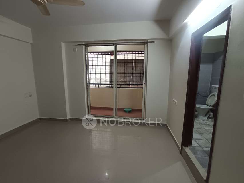 2 BHK Flat In Bm Glorietta ...