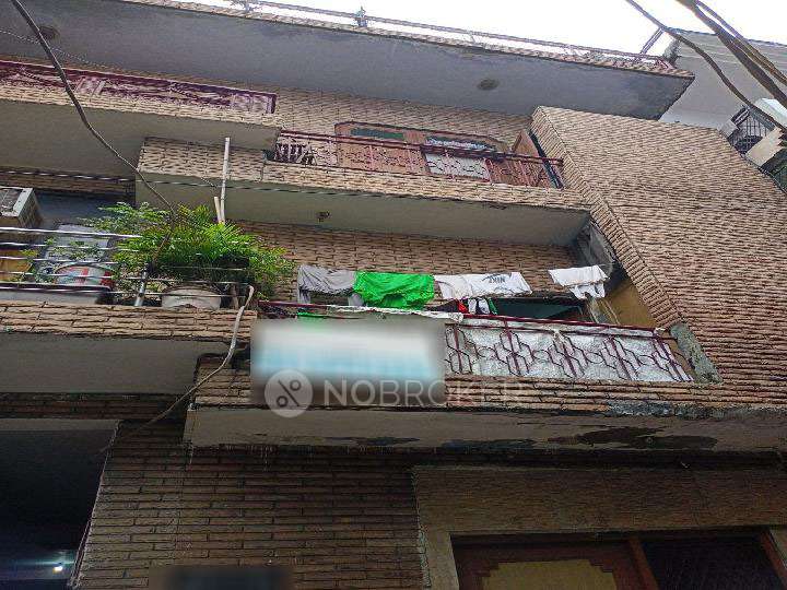 1 RK Flat In Veer Sain Buil...