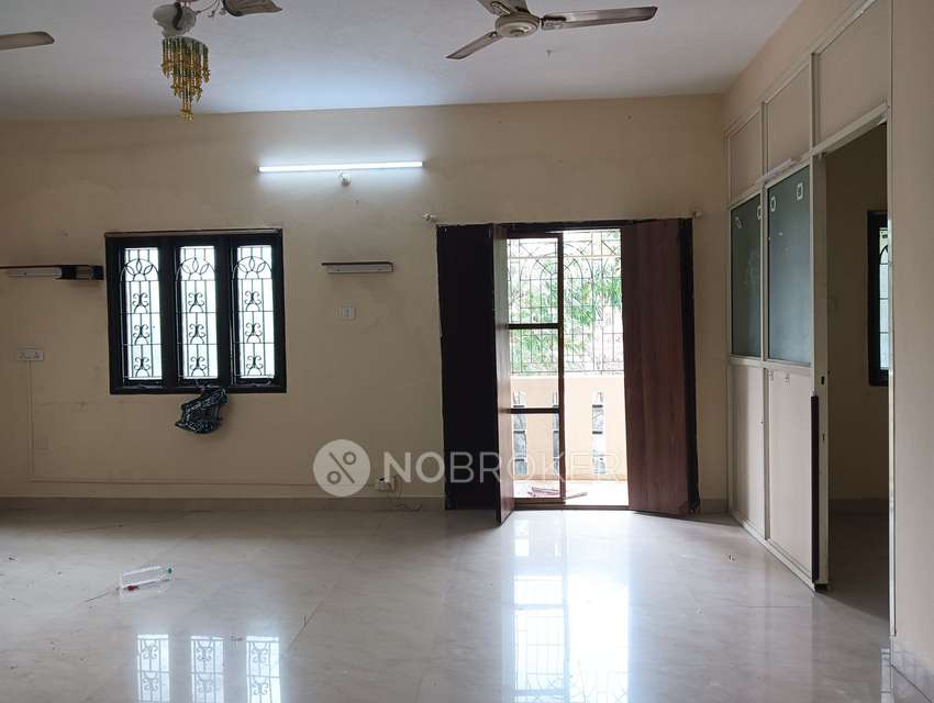 2 BHK Flat In Apartment For...
