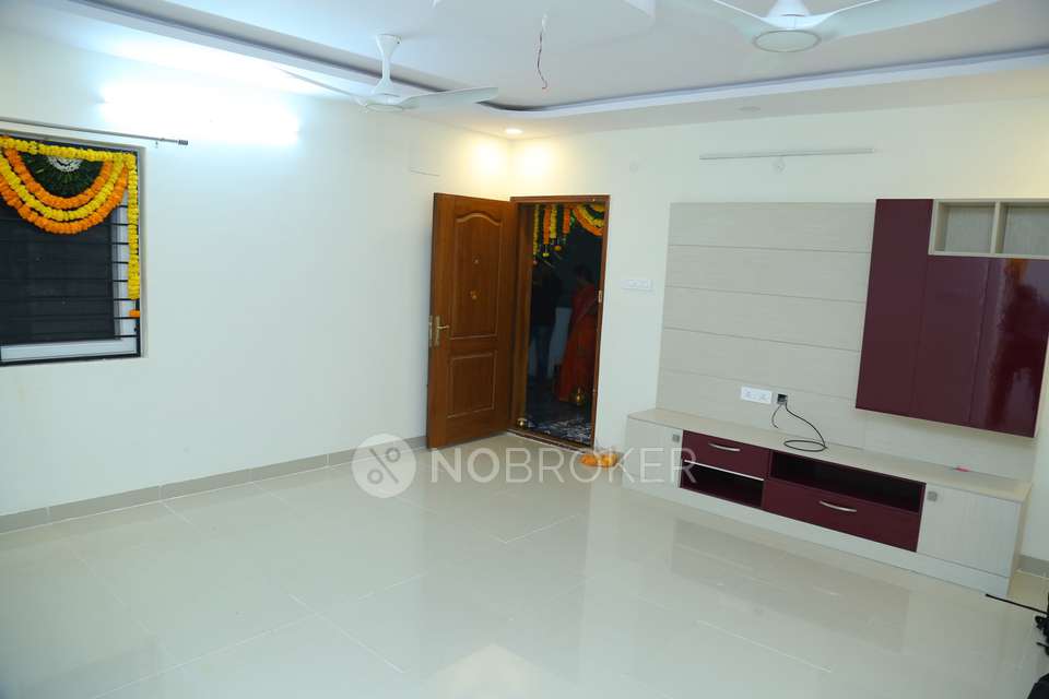 2 BHK Flat In Jains Carlton...