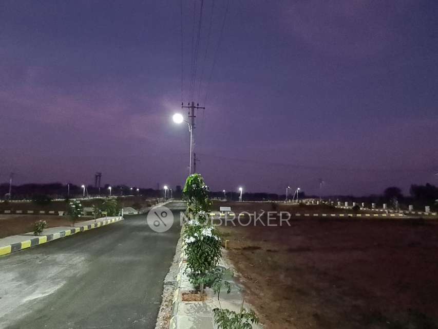 Plot For Sale  In Ezdan Bri...