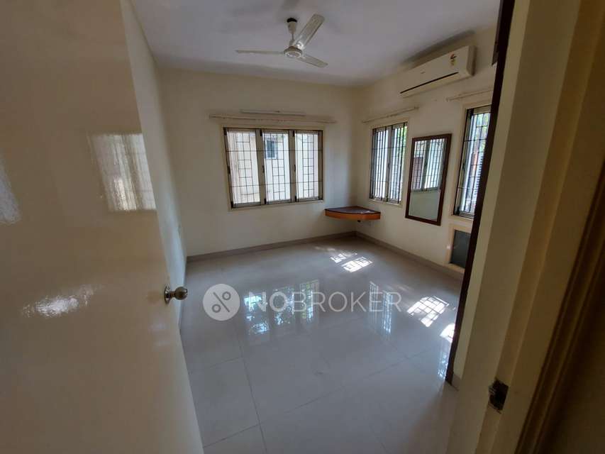 3 BHK Flat In Sterling Hang...