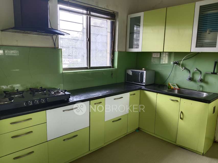 2 BHK Flat In Golden Gate G...