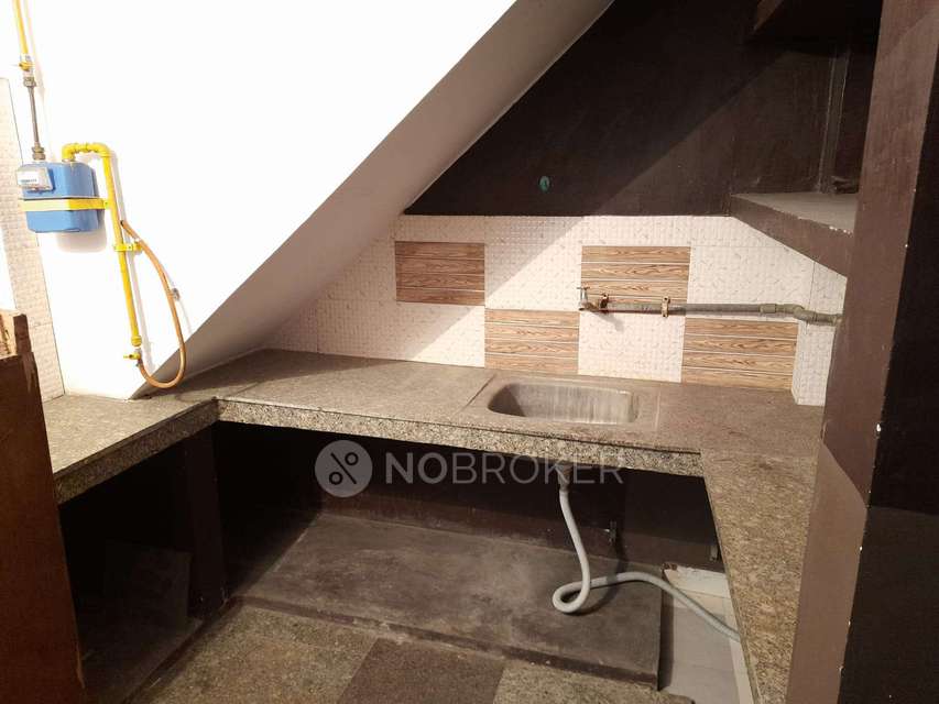2 BHK Flat In Saba Manzil f...