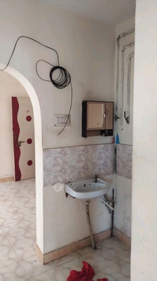 2 BHK Flat In Bhikansheth P...