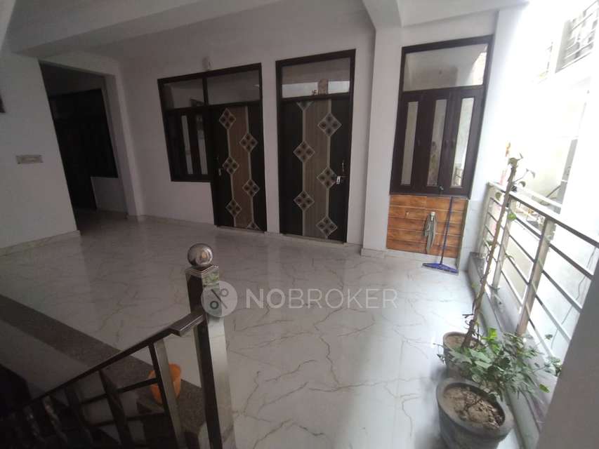 1 RK House for Rent  In 393c