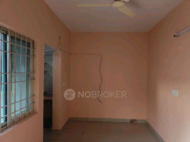 1 BHK Flat In 81, 13th A Ma...