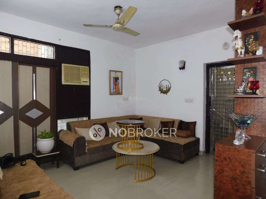 2 BHK Flat In Brij Vihar Ap...