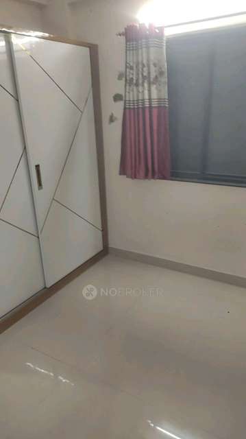 2 BHK Flat In Woods Aveneu ...