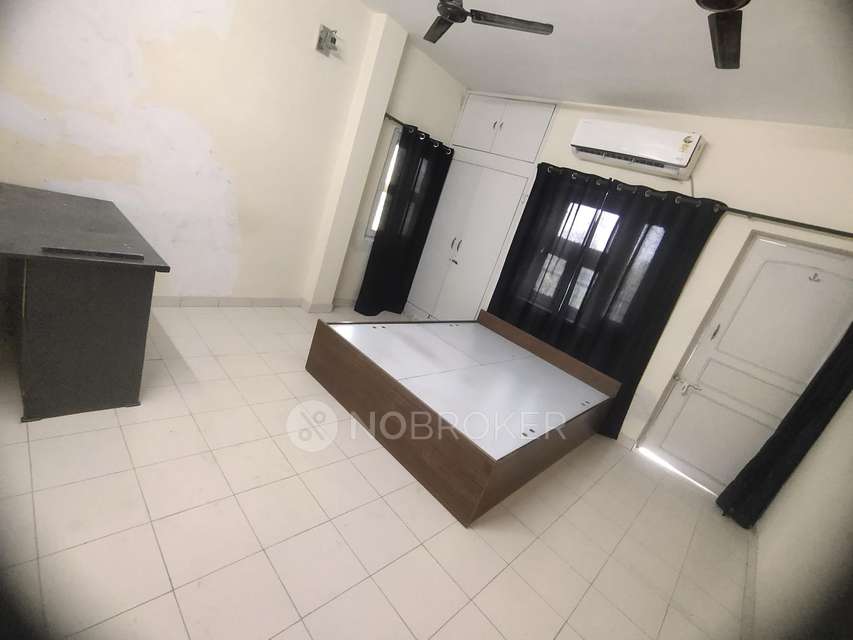 2 BHK Flat In Dda Flats, Va...
