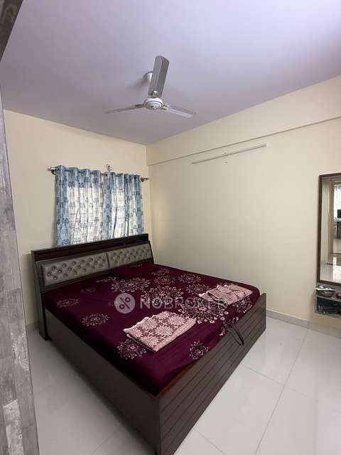 2 BHK Flat In United Highla...