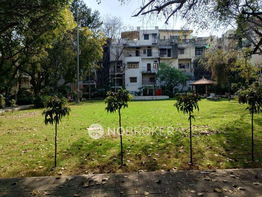 3 BHK Flat In Sfs Flats, Su...