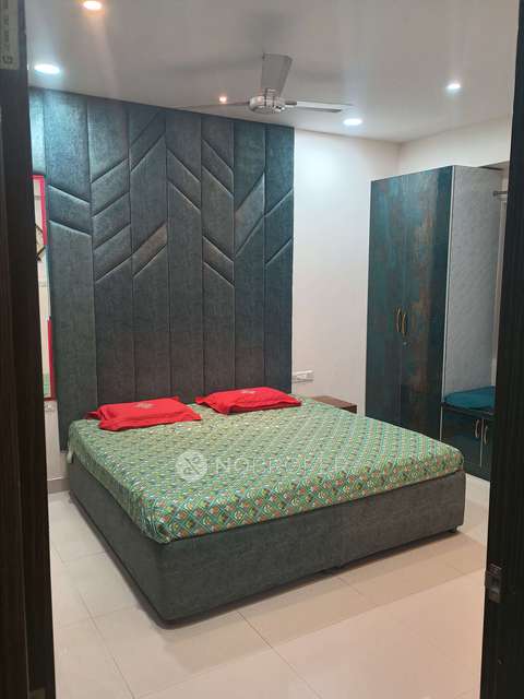 2 BHK Flat In Mayfair Apart...