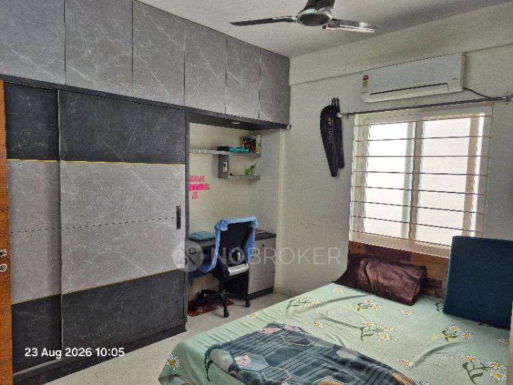 3 BHK Flat In Crown Whistli...