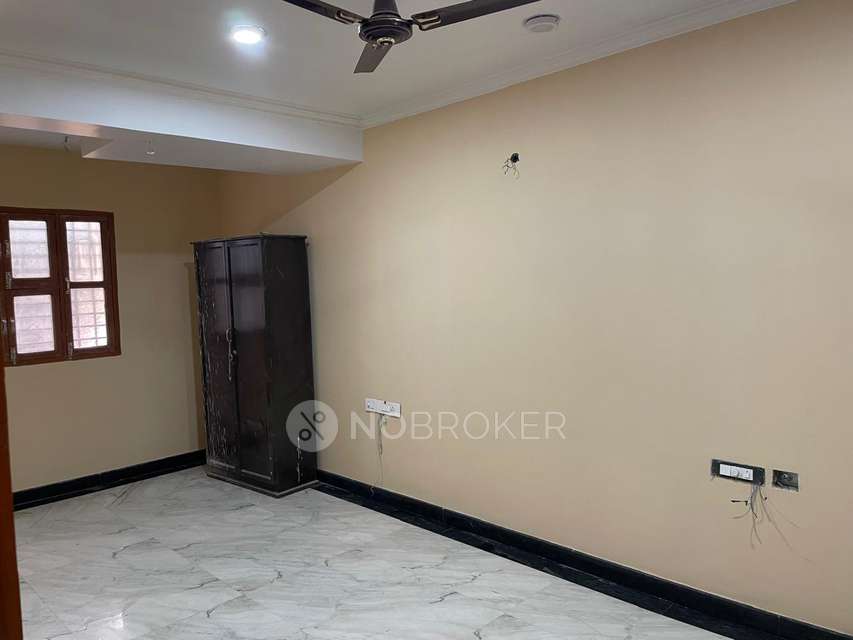 2 BHK Flat In Dda Flats, Va...