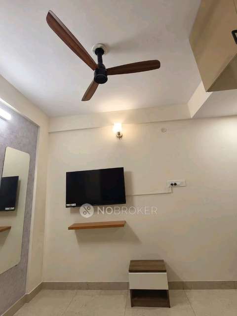 1 RK Flat In Private  for R...
