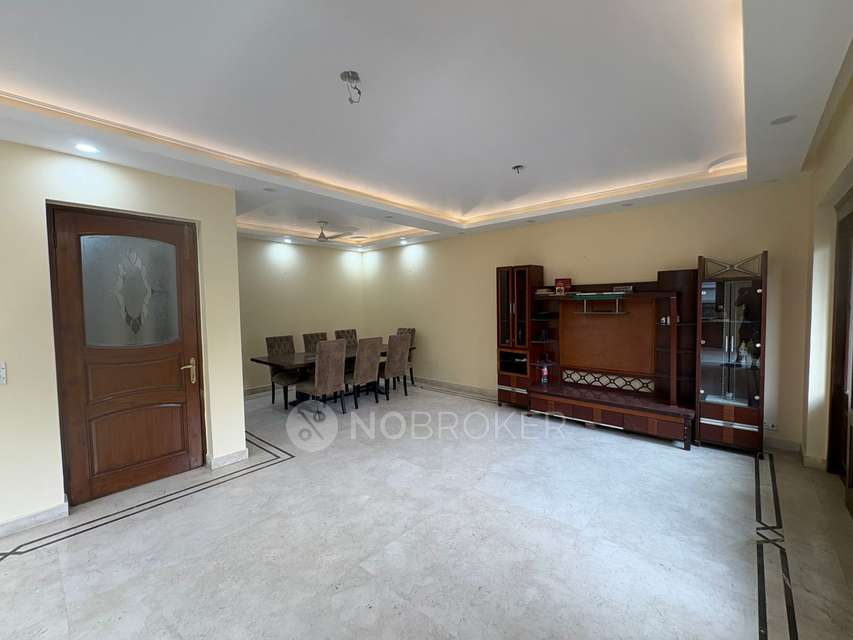4 BHK Flat In New Friends C...