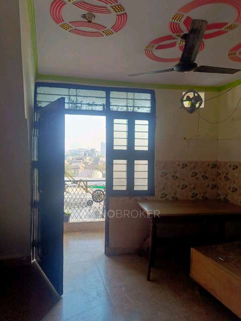 1 RK Flat In B-1 Block New ...