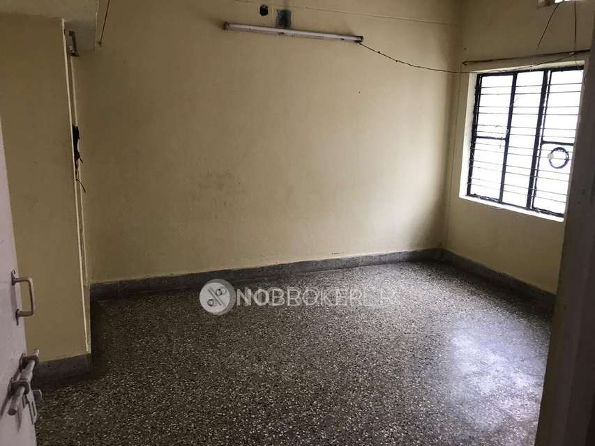 2 BHK Flat In Majestic Mans...