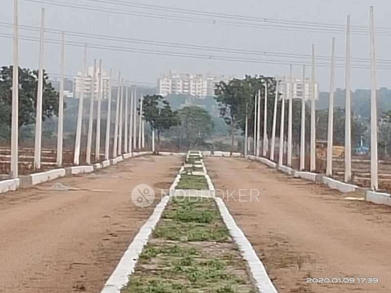 Bhavya Sree Golden Planet Plot