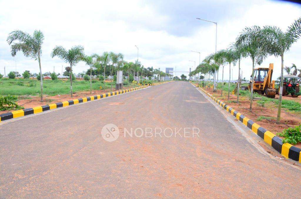 Akshita Golden Breeze 4