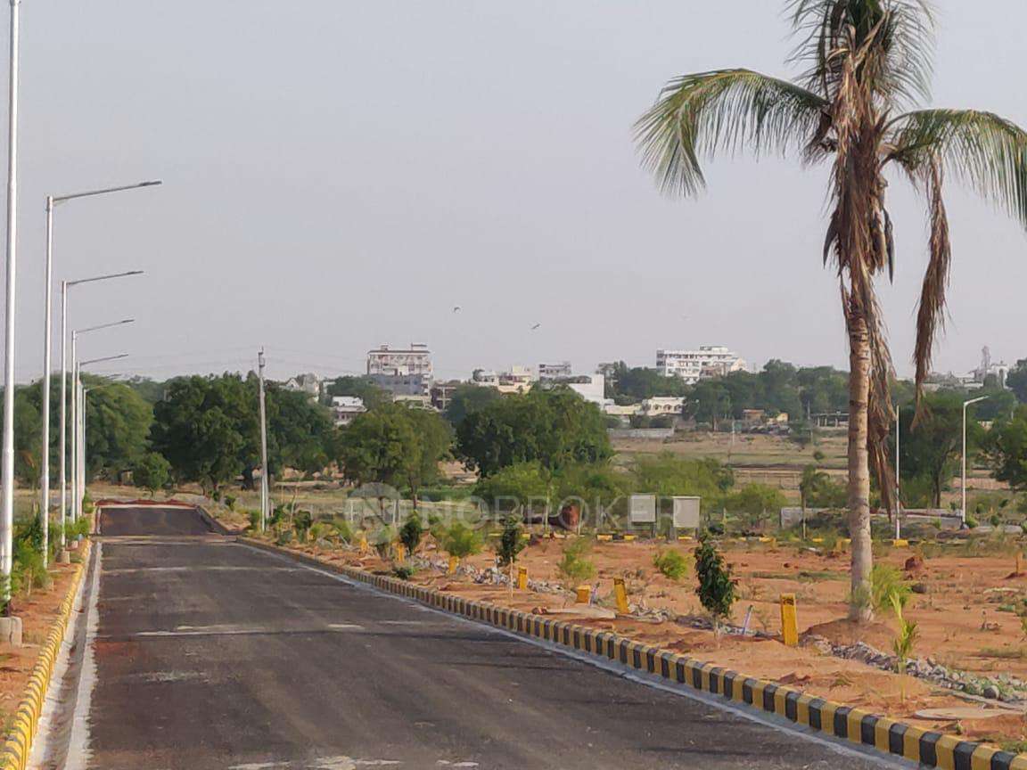 Akshita Golden Breeze 4