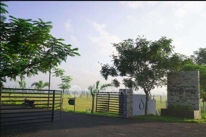 Stone And Acres Waterway