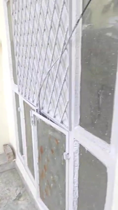 2 BHK Flat In Rampuri for R...